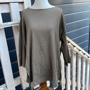 Uniqlo 3/4 Sleeve Top
